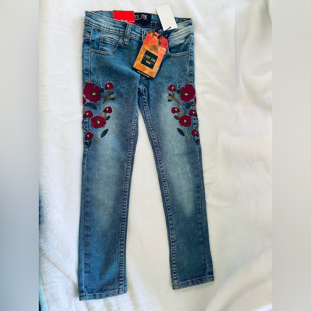 Girls jeans with pretty embroidered size 7